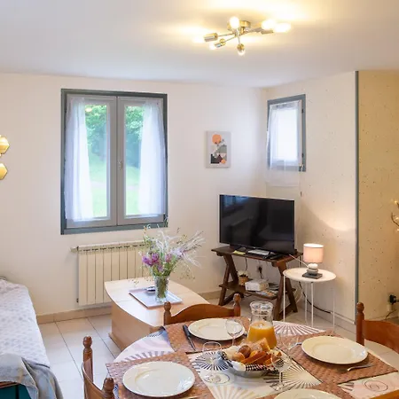 Meuble De Tourisme Du Bas A Serigas Vakantiehuis Meyrueis